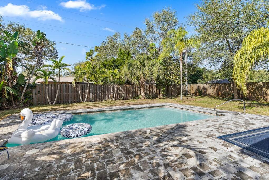 Вілла Florida Getaway With Backyard Pool Oasis Сарасота Екстер'єр фото
