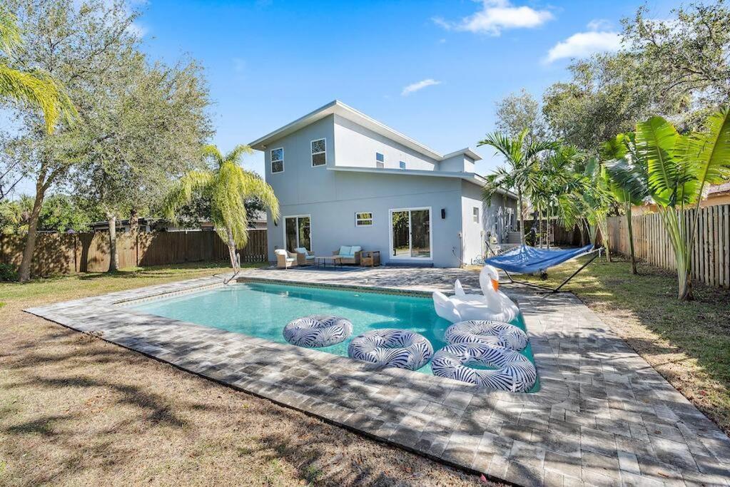 Вілла Florida Getaway With Backyard Pool Oasis Сарасота Екстер'єр фото